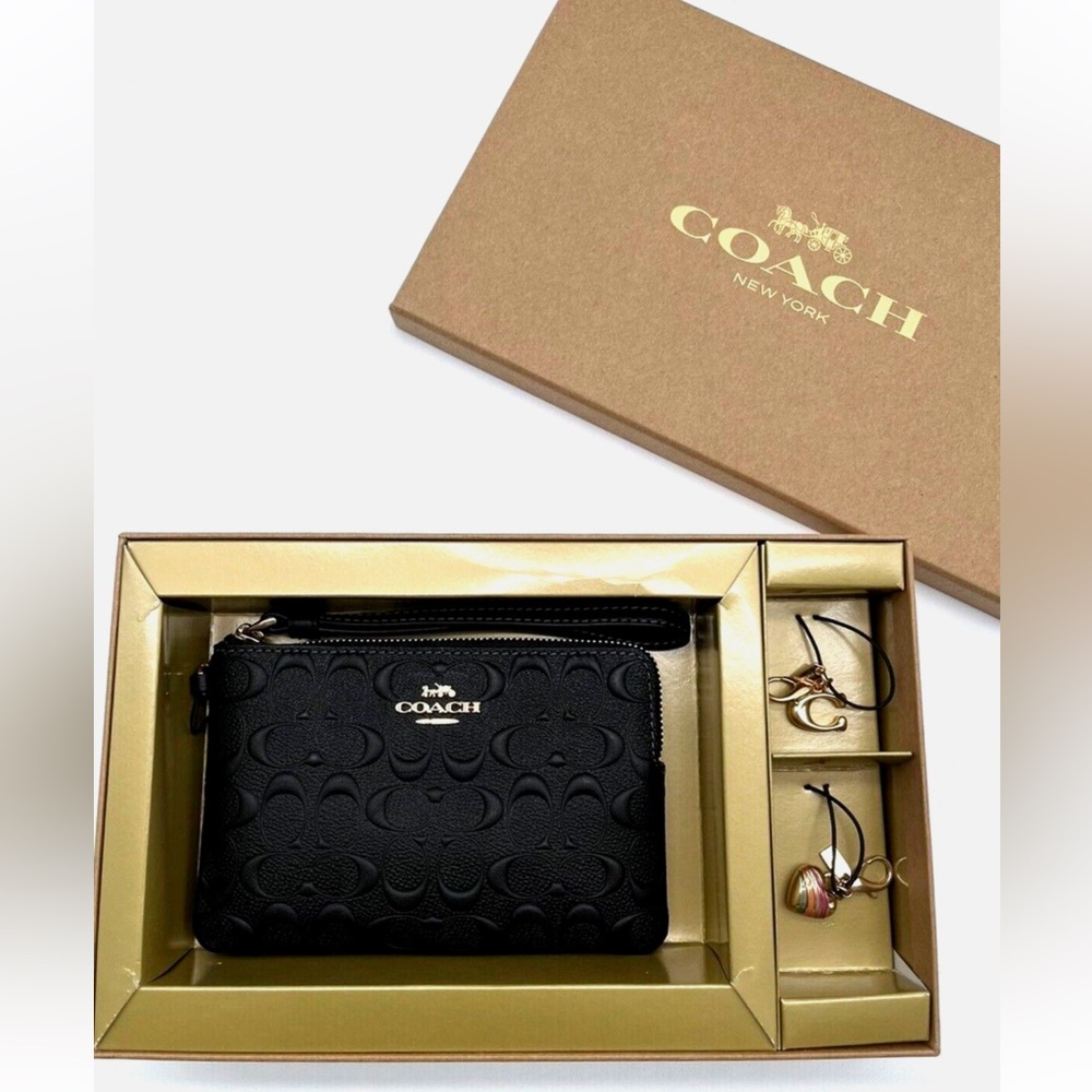 NEW Coach Boxed Corner Zip Wristlet In Signature Leather CF358 Black -New w tags